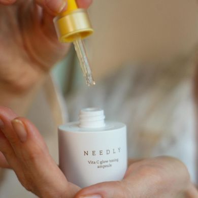 Тонізуюча сироватка з вітаміном С для сяяння шкіри Needly Vita C glow toning ampoule, мініатюра 5 мл 8809455422434 Купити в Україні